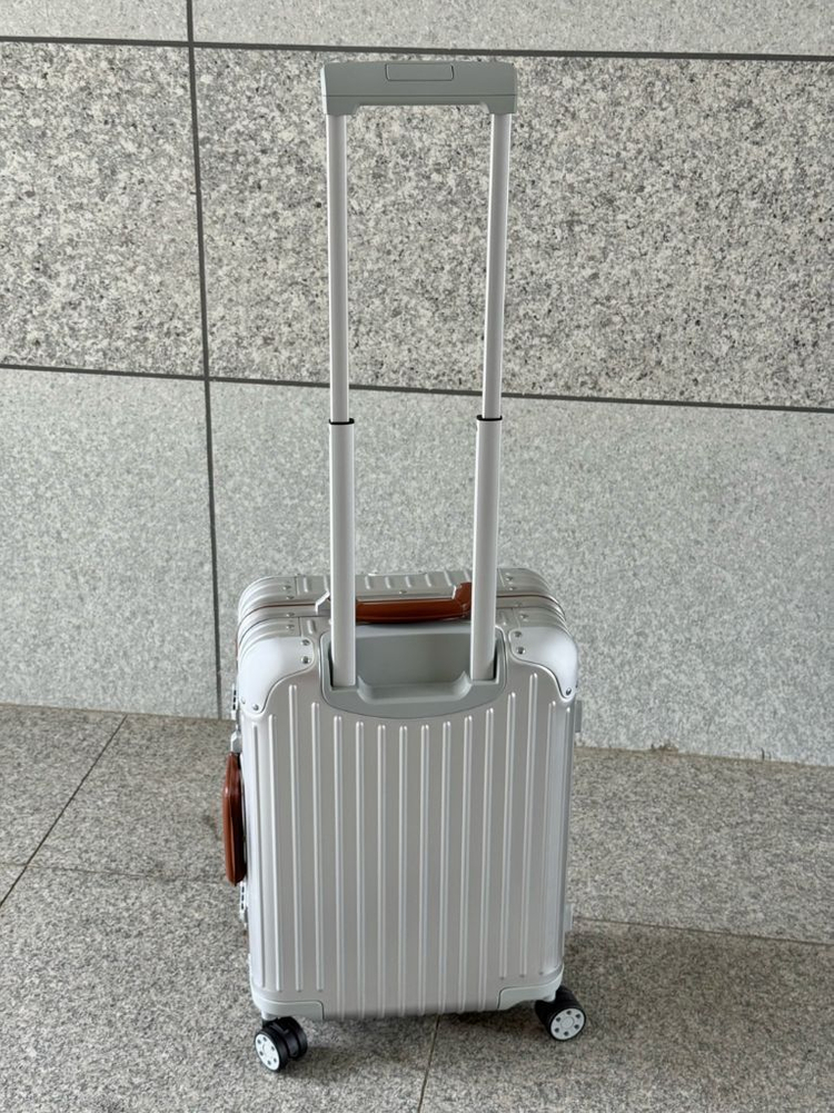 리모와 오리지널 트위스트 브라운 캐빈 이미지