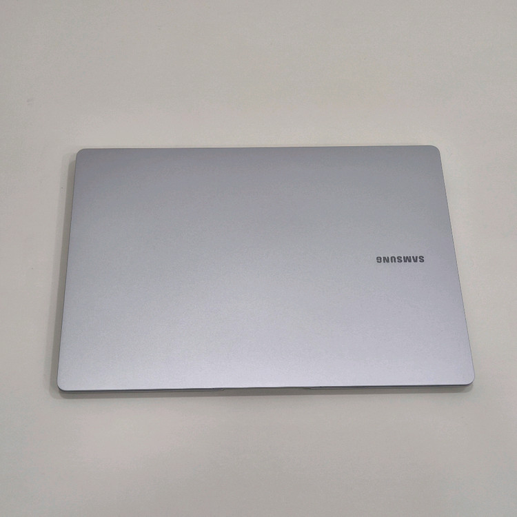 갤럭시북5 프로 14인치 Ultra 7 258V 32GB 2TB NT940XHA-KP72S 이미지