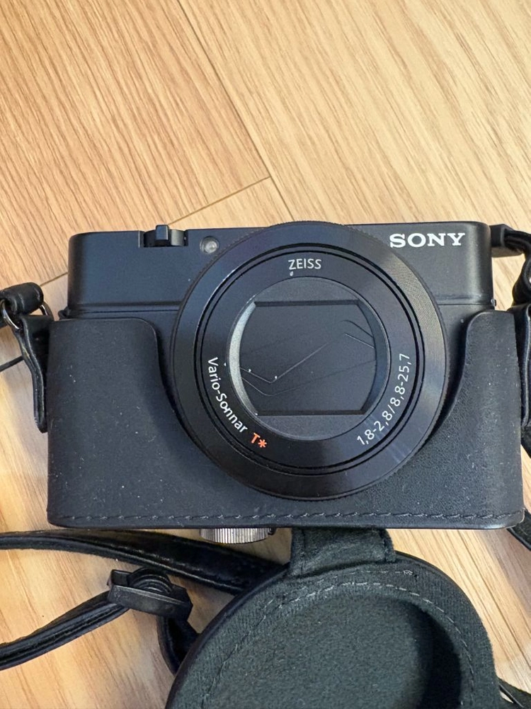 소니 디카 rx100m4 이미지