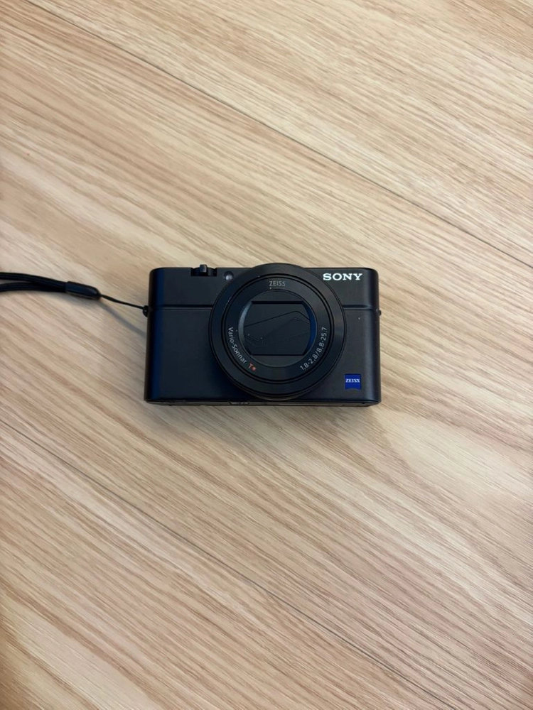 소니 디카 rx100m4 이미지