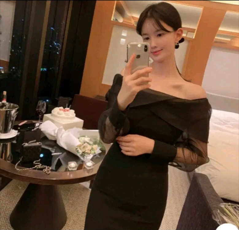 베니토 오프숄더 원피스(실착용 1회) 이미지