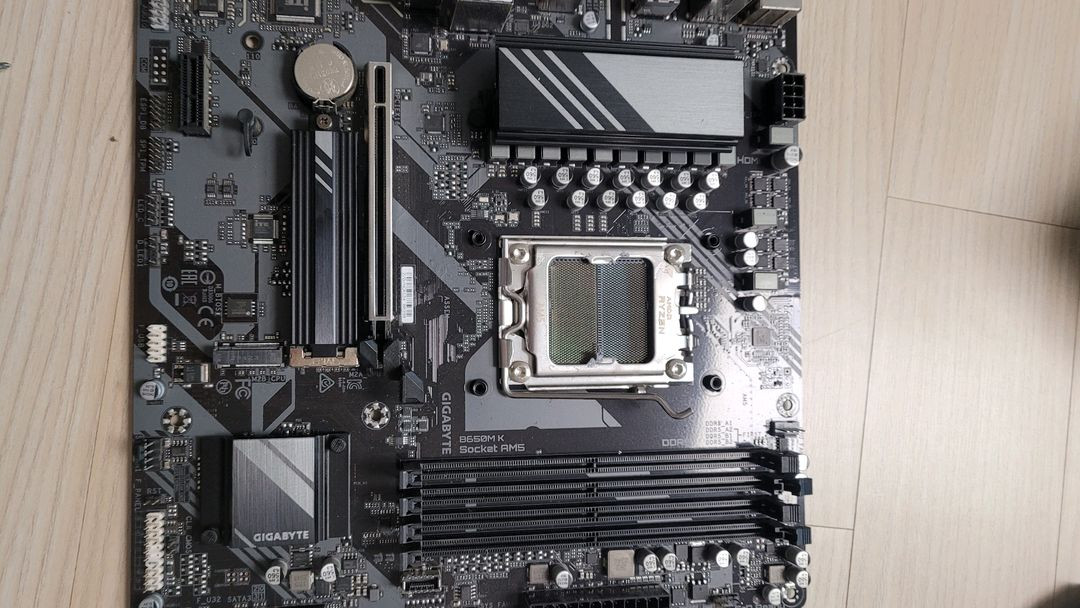 라이젠 7950X CPU + 기가 b650m-k 메인보드 세트 이미지