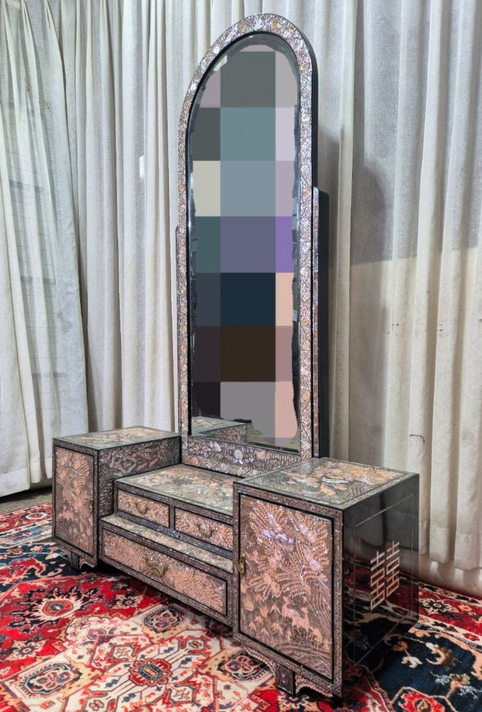 전통고가구 인테리어 고급 자개화장대 이미지