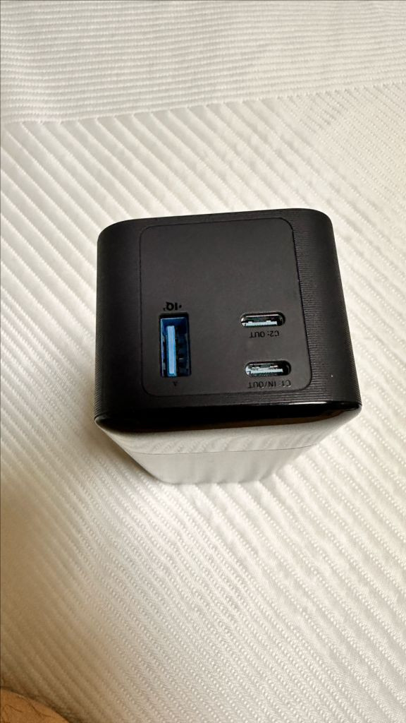 앤커 737 파워뱅크 24000mAh 140W 이미지