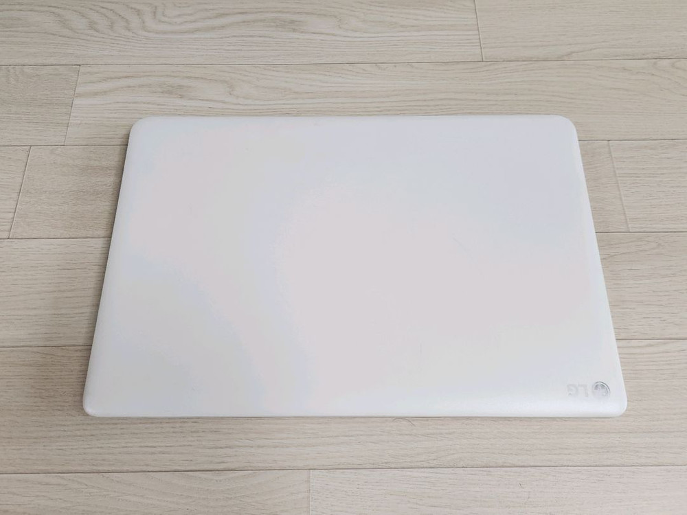 LG 울트라 노트북 i7 8GB RAM 256GB SSD 이미지