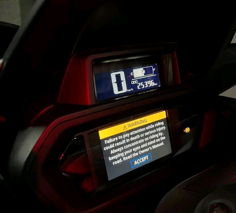 Xmax 300 23년식 24년형 페리모델2만키로 이미지