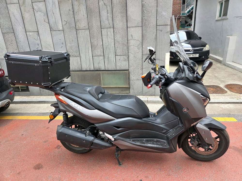 야마하 XMAX 300 이미지