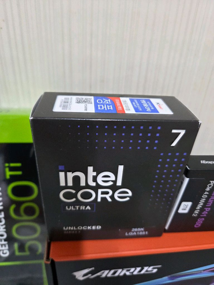 인텔 작업용 265K, 5060ti, 32GB DDR5, 2TB SSD 부품 이미지