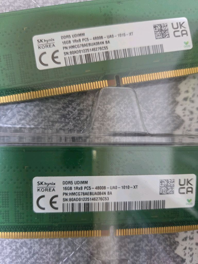 인텔 작업용 265K, 5060ti, 32GB DDR5, 2TB SSD 부품 이미지