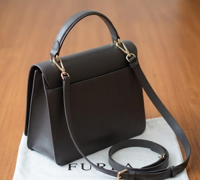 훌라 메트로폴리스 사첼백 furla 이미지