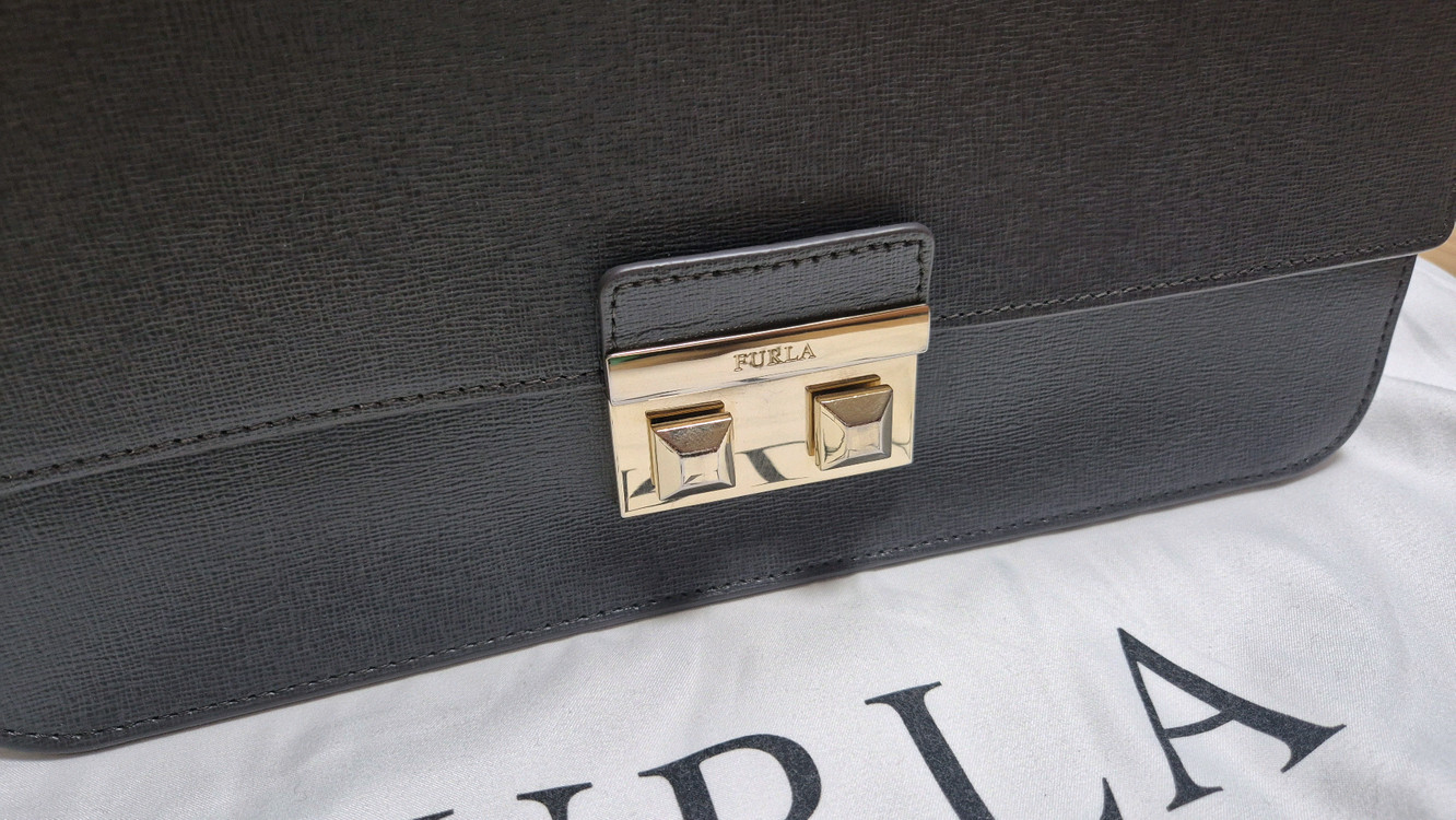 훌라 메트로폴리스 사첼백 furla 이미지