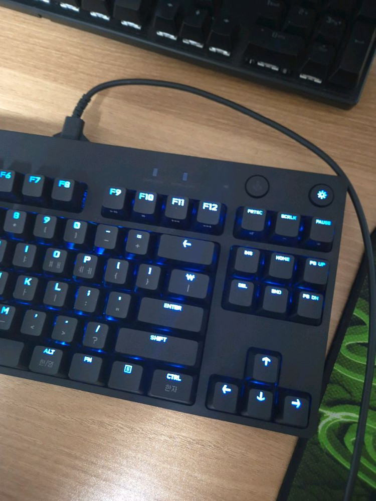 로지텍 G PRO TKL 청축 게이밍 키보드 텐키리스 이미지