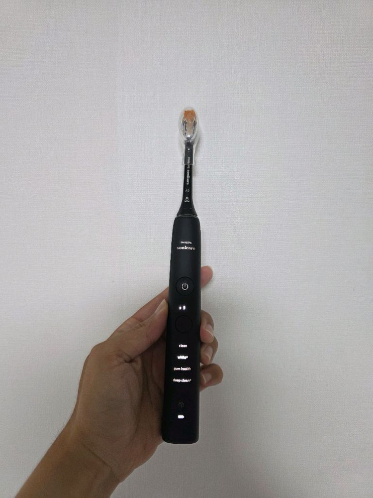 소닉케어 전동칫솔 이미지