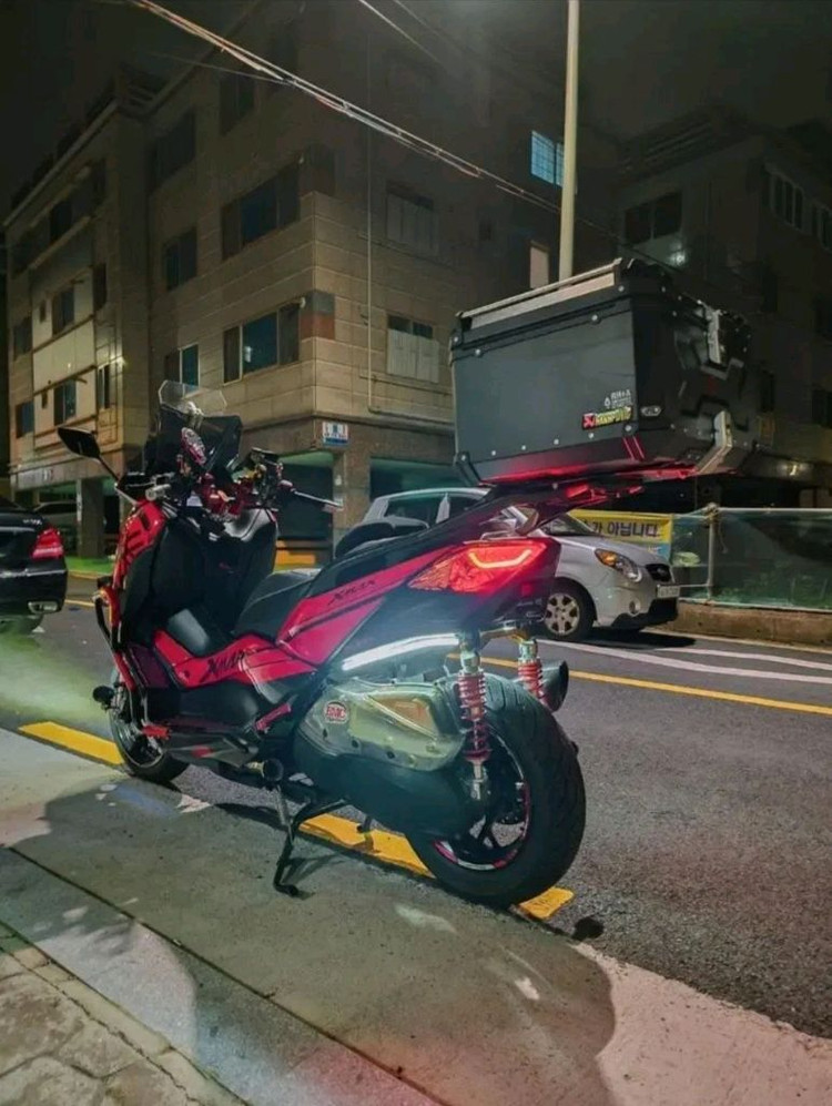 야마하 XMAX 300 풀튜닝 22년식 판매합니다 이미지