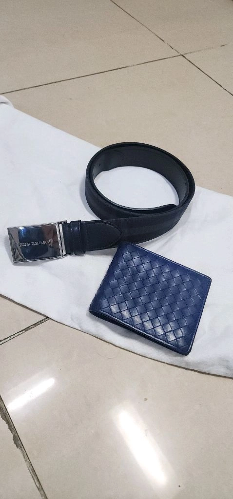 버버리 남자 벨트 이미지