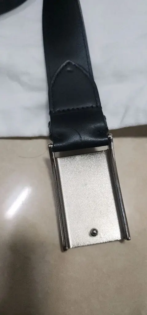 버버리 남자 벨트 이미지