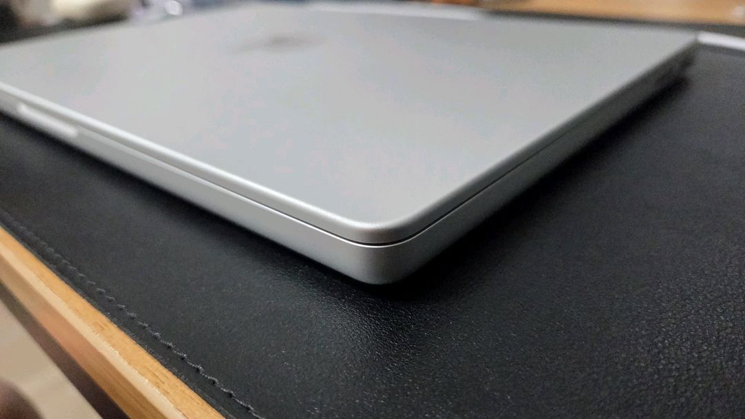 맥북 프로 M3 1TB 실버 14인치(애플 케어가입) 이미지