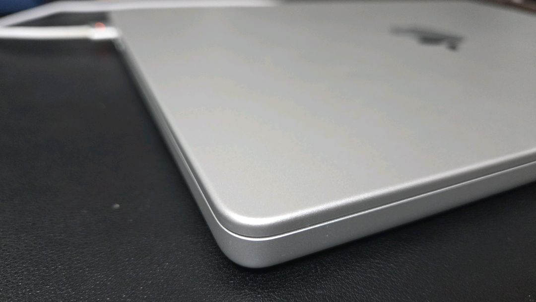 맥북 프로 M3 1TB 실버 14인치(애플 케어가입) 이미지