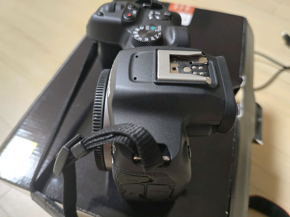 캐논 R7 바디 판매합니다. 이미지