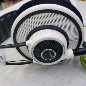 AKG Q701 헤드폰 이미지
