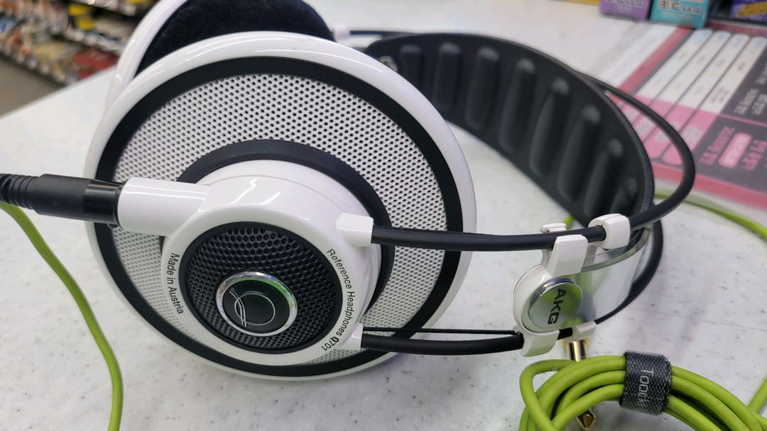 AKG Q701 헤드폰 이미지