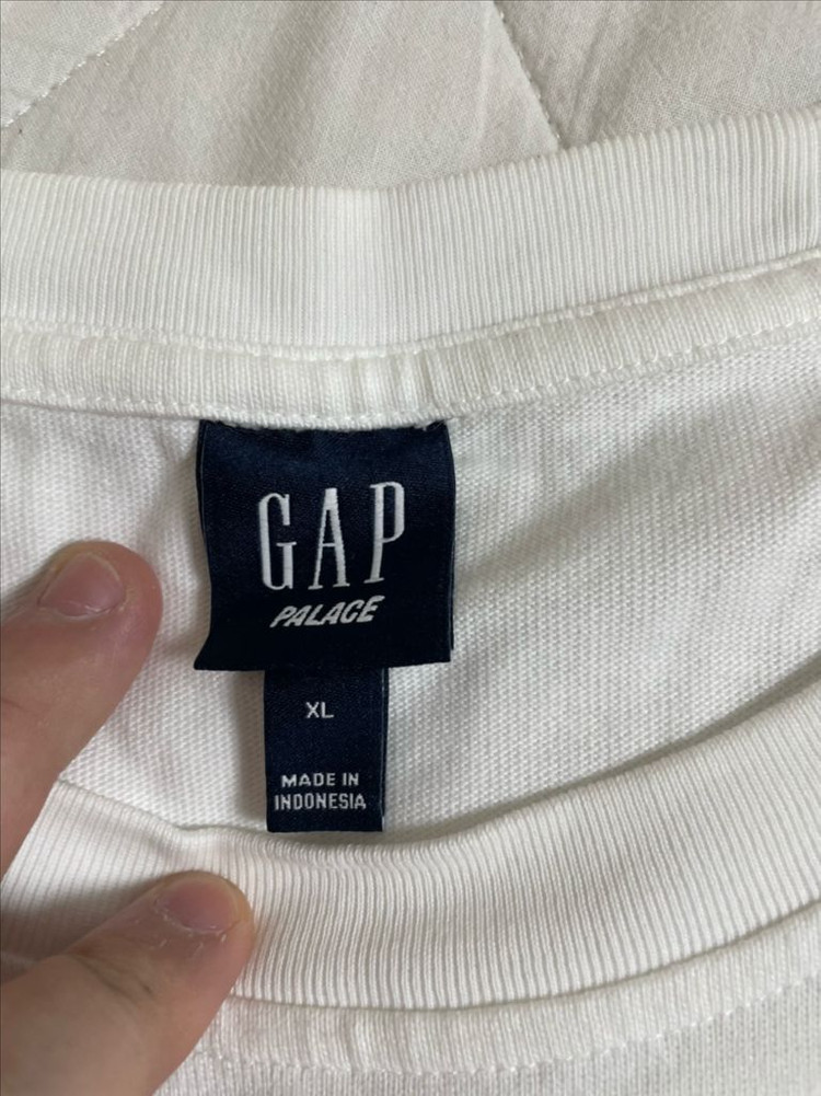 [XL] 팔라스 GAP갭 만국기 자수 반팔티 화이트(상태최상) 이미지