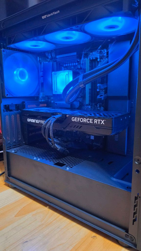라이젠 7800x3d rtx5070 컴퓨터 본체 이미지