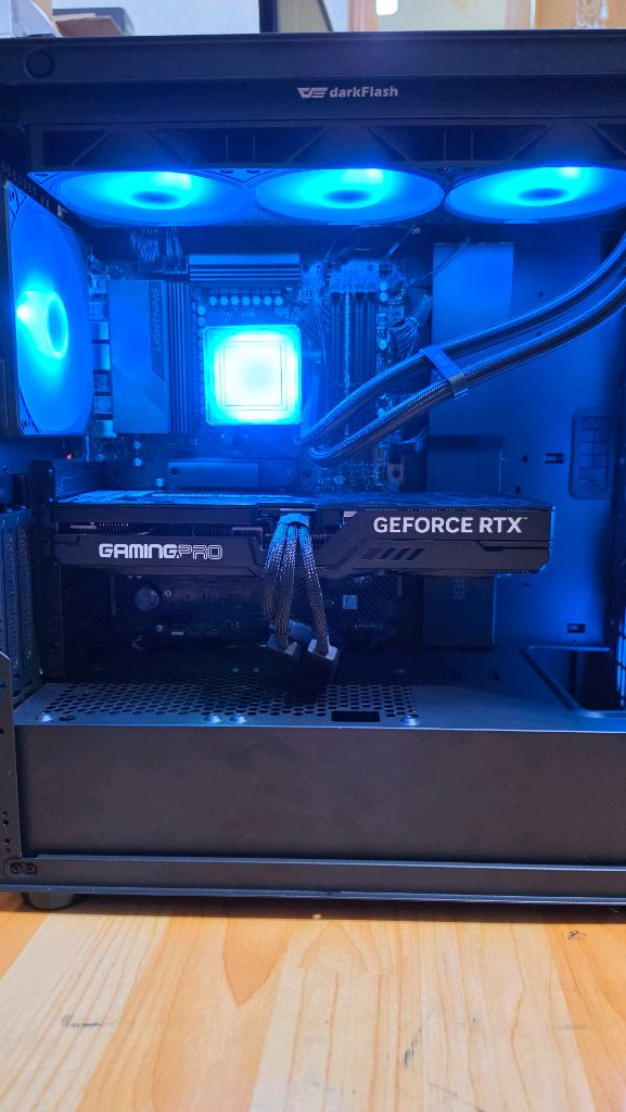라이젠 7800x3d rtx5070 컴퓨터 본체 이미지