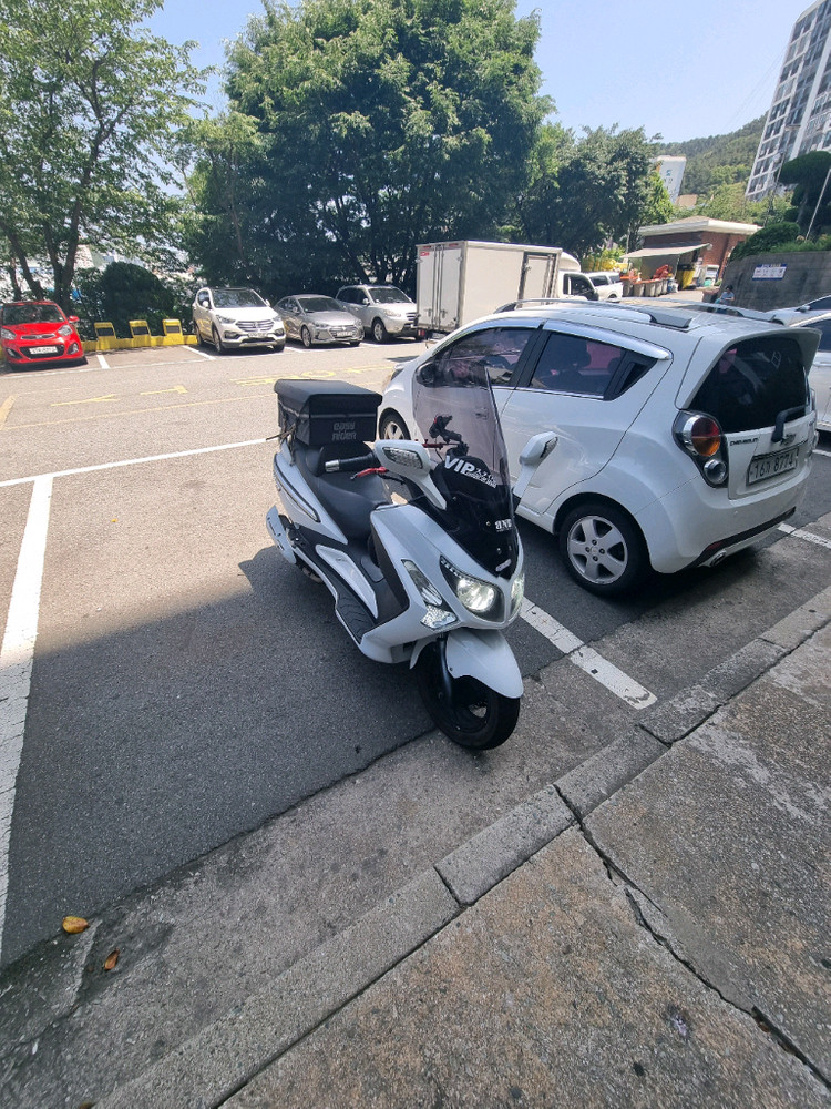 부산 보이져 125 18년식 튜닝 이미지