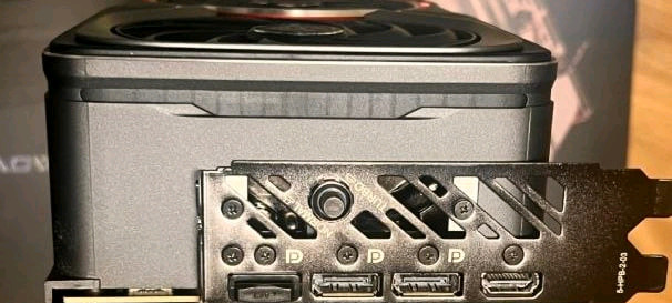컬러풀 iGame RTX 5080 Advanced(어뱅) OC D7 16GB 팝니다 이미지