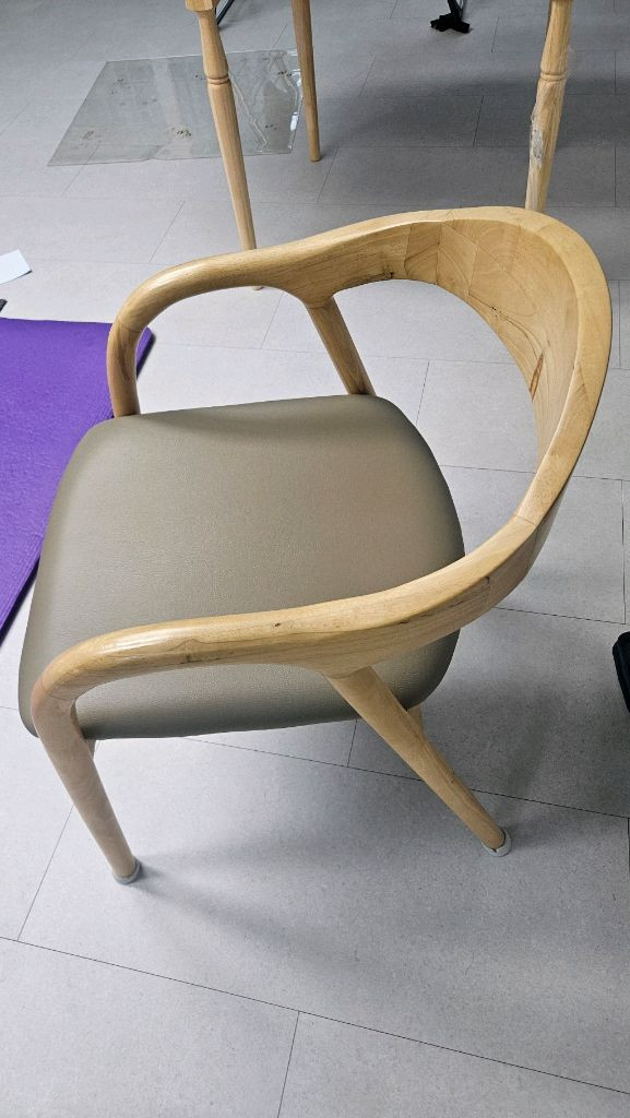 원목 확장형 식탁 이미지
