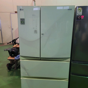 무료배송설치 LG 565L 김치냉장고 김치통 많이있어요 2013,4제조 작동잘돼요 이미지