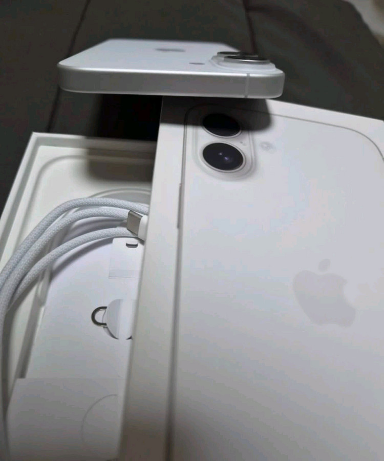 아이폰16+ 128GB 화이트 판매 이미지