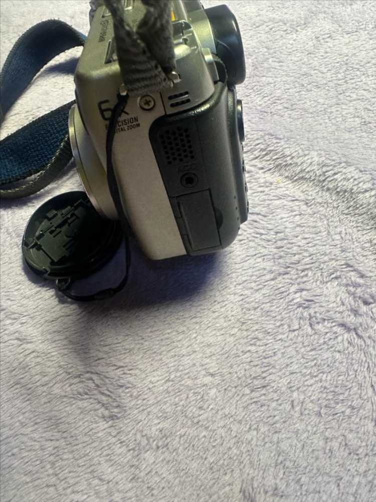 소니 사이버샷 DSC S75 Y2K 빈티지 디카 팝니다 상품 정보• 브랜드/모델명: SONY Cyber-shot 이미지