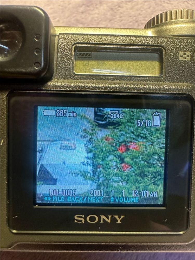 소니 사이버샷 DSC S75 Y2K 빈티지 디카 팝니다 상품 정보• 브랜드/모델명: SONY Cyber-shot 이미지