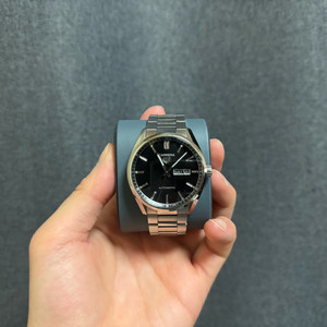 태그호이어 까레라 칼리버5 데이데이트 오토매틱 41mm 블랙 판매합니다 : ) 이미지