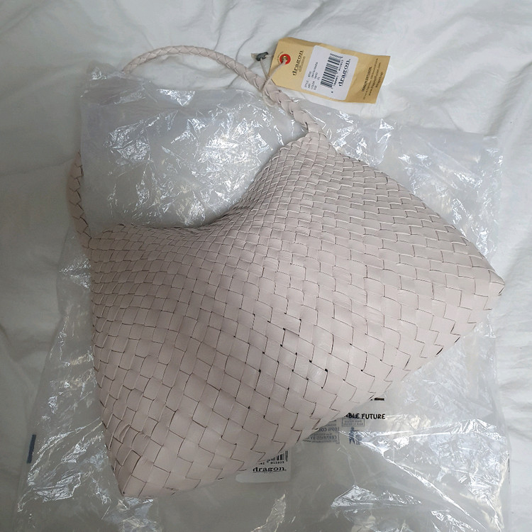 새상품 여름 찰떡 드래곤 디퓨전 산타마리아 8700 샌드베이지 숄더백 여성 핸드백 가방 이미지
