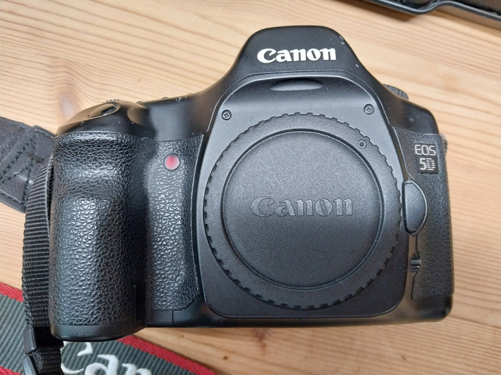 정품 5D DSLR 카메라 판매합니다. 이미지