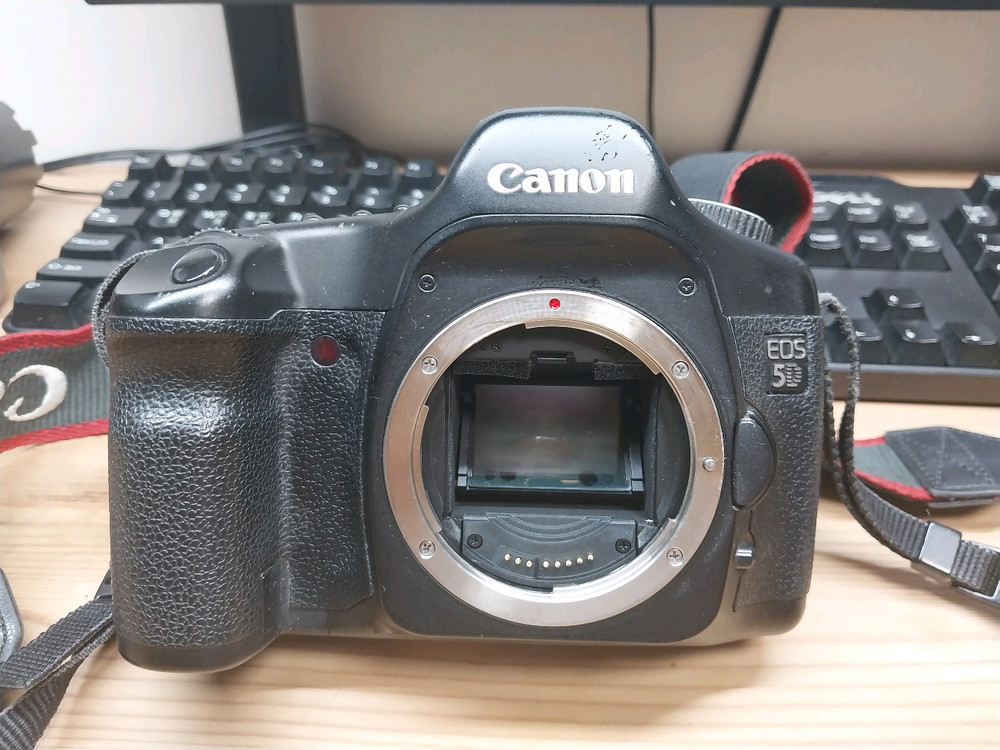 정품 5D DSLR 카메라 판매합니다. 이미지