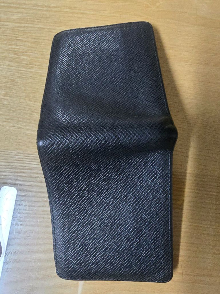 루이비통 타이가 반지갑 이미지