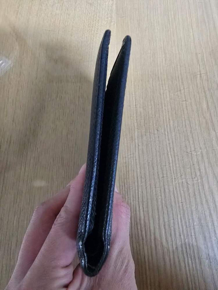 루이비통 타이가 반지갑 이미지