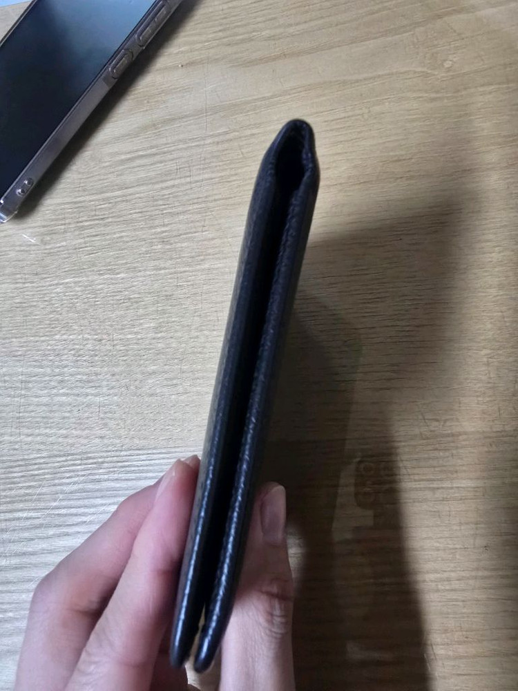 루이비통 타이가 반지갑 이미지