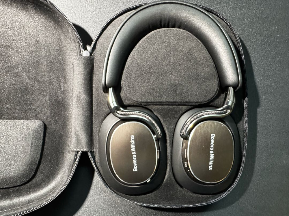 Bowers & Wilkins PX8 S2 노이즈캔슬링 헤드폰 이미지