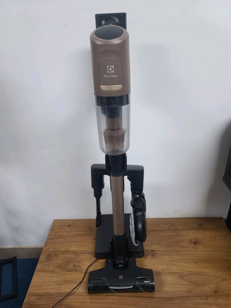 일렉트로룩스무선청소기 얼티밋홈 EFP91822(A급,삼성배터리교체>49분연속작동,전체Cleaning완) 이미지