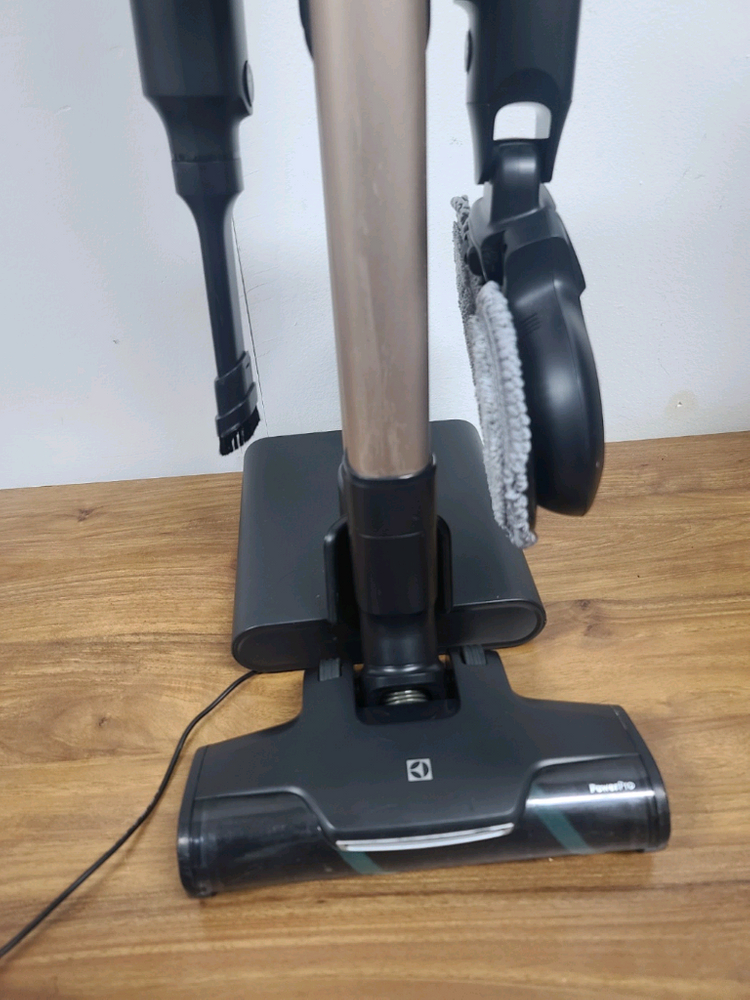 일렉트로룩스무선청소기 얼티밋홈 EFP91822(A급,삼성배터리교체>49분연속작동,전체Cleaning완) 이미지