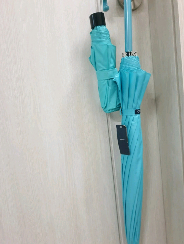 휴대용 손 선풍기. 3단 우산 이미지