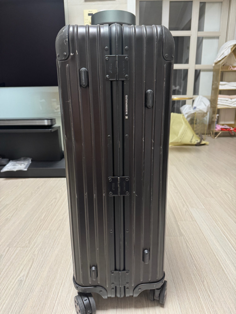 리모와 오리지널 블랙 스텔스 L 73 이미지