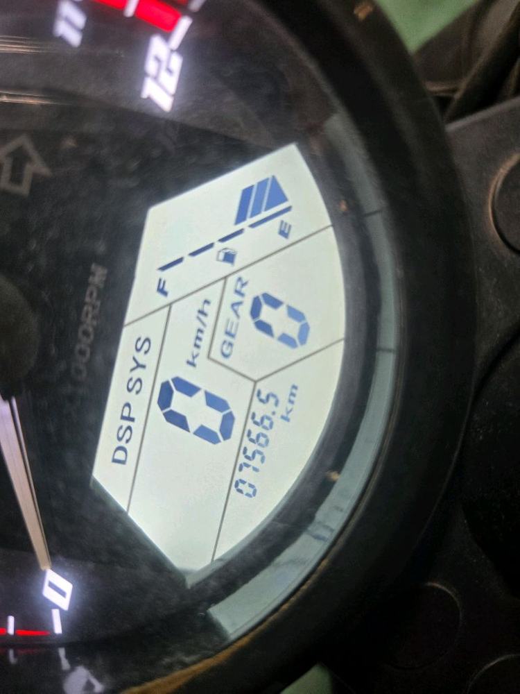 부캐너 125 21년식 7천키로대 깍두기 타이어 판매합니다 이미지