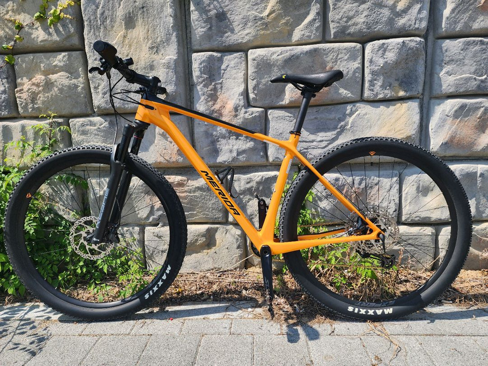 메리다 빅나인 5000 카본 MTB 판매합니다. 이미지