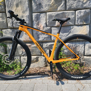 메리다 빅나인 5000 카본 MTB 판매합니다. 이미지